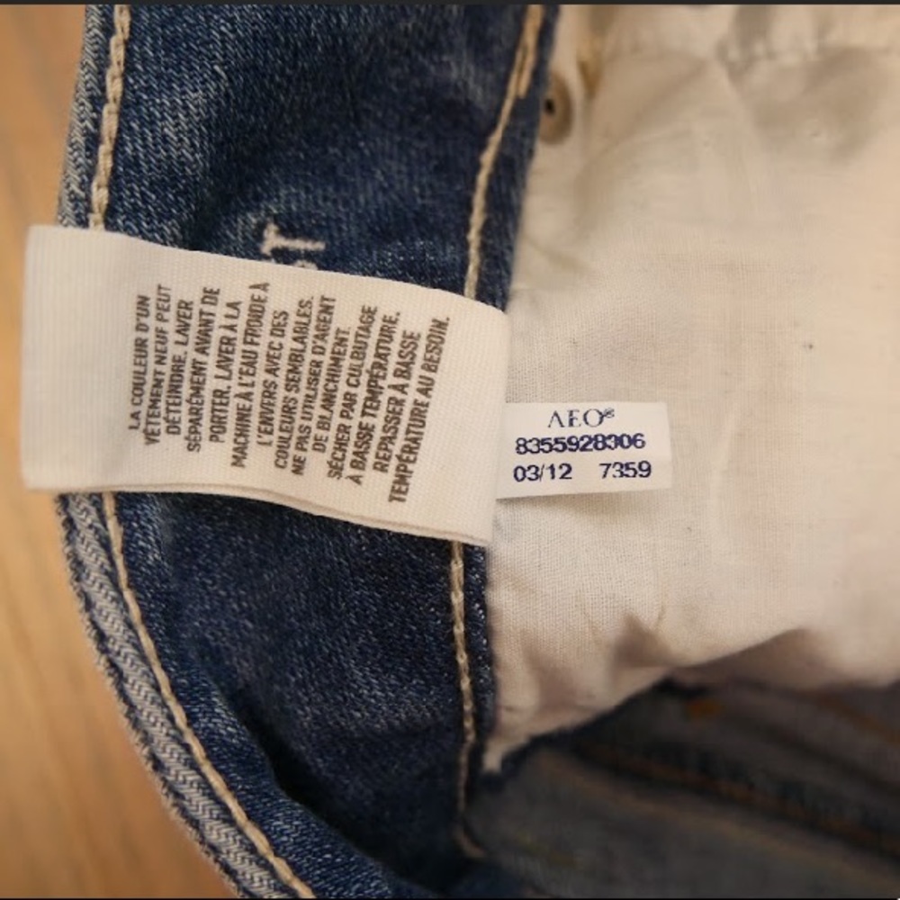 American Eagle denim ripped jeans - Picture 3 of 3